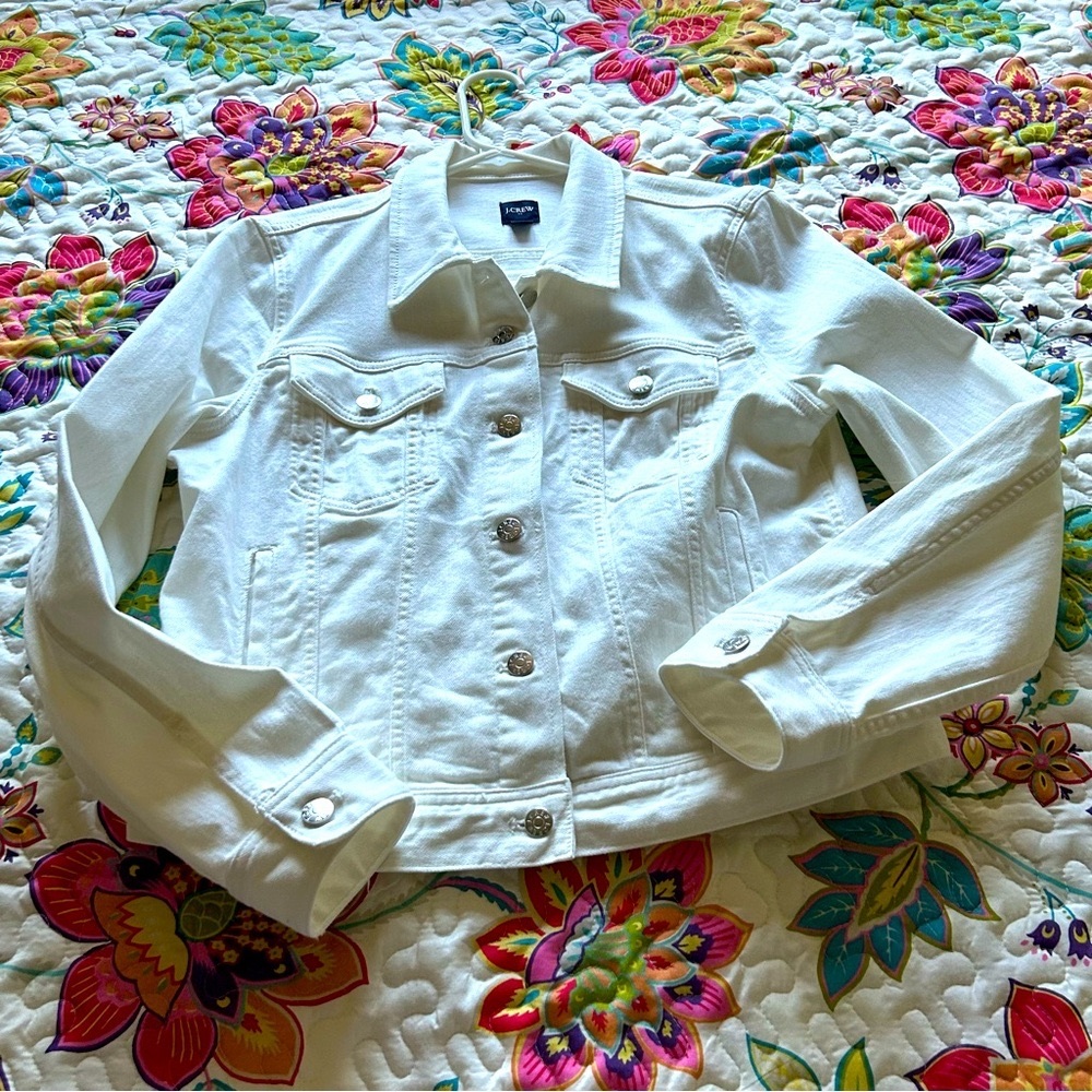 J.CREW WHITE DENIM JACKET🤍🤍🤍LIKE NEW CONDITION 🤍🤍🤍